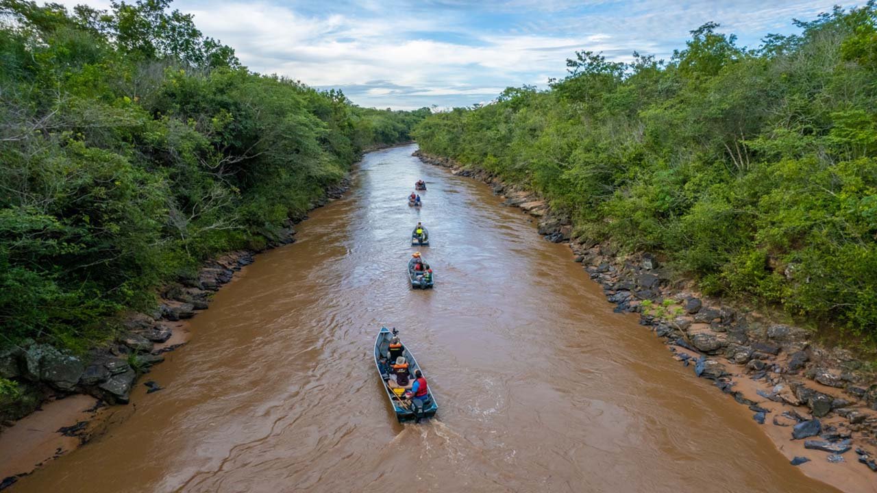 Rotas Monçoeiras - A História de Um Rio e Seu Povo Rotas Monçoeiras - A História de Um Rio e Seu Povo