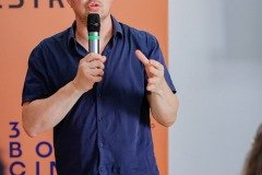 2025-07-31-seminario-mesa-narrativas-desafios-3