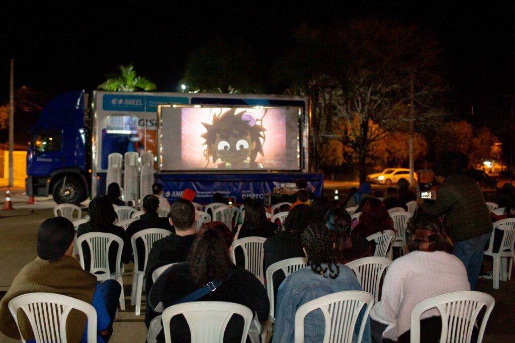 Confira as fotos do Cine Bonito na Praça do Marambaia (29/07)