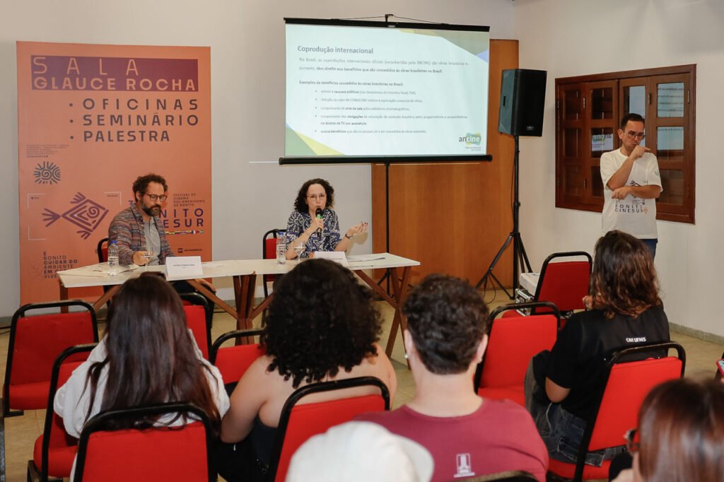 Confira as fotos do Seminário - Mesa