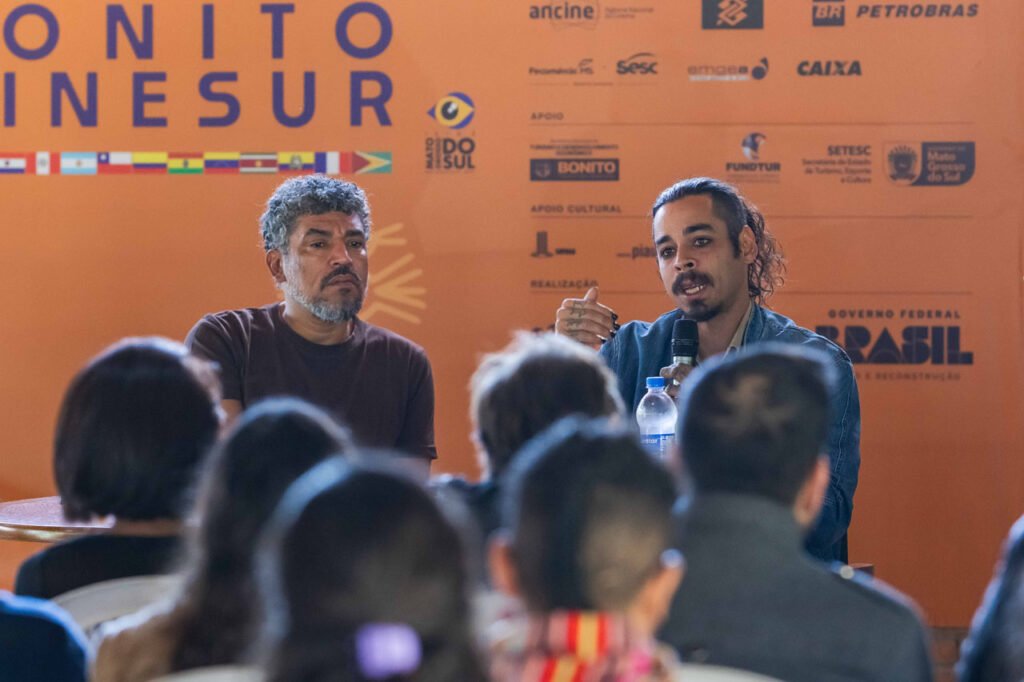 Confira as fotos do Cine Debate (30/07)