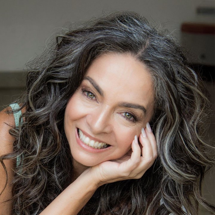 Claudia Ohana Claudia Ohana