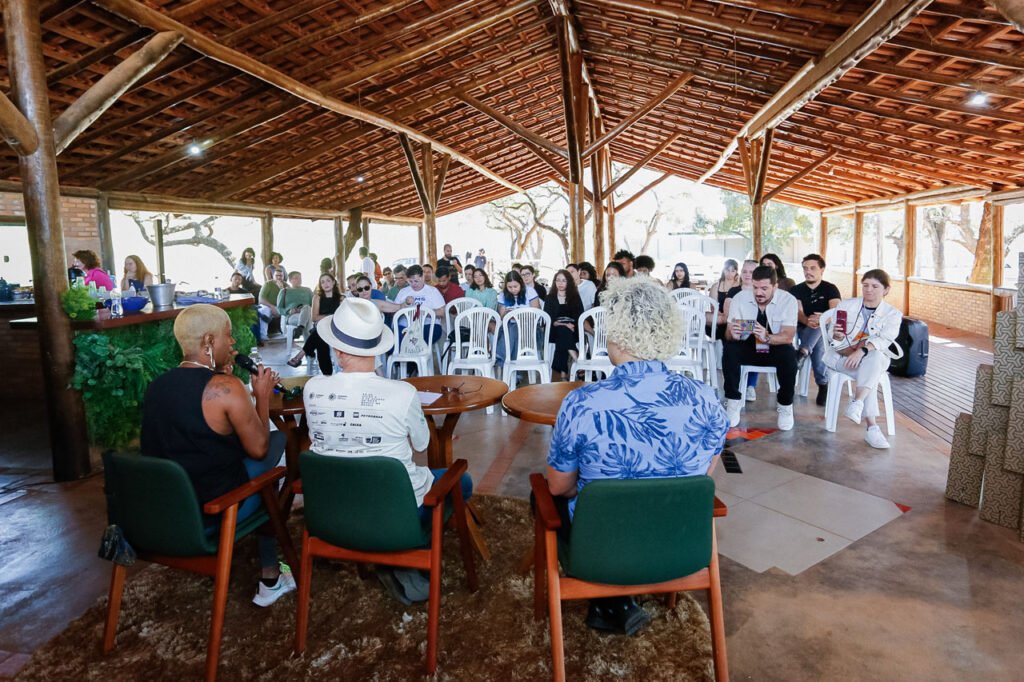 Confira as fotos do Cine Debate (01/08)